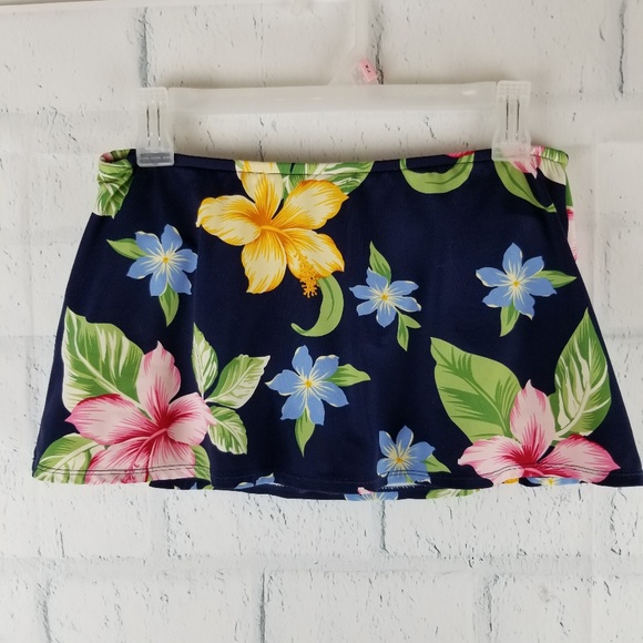 Jantzen Swimsuit Bottom. Size 10. Runs small - Picture 3 of 6